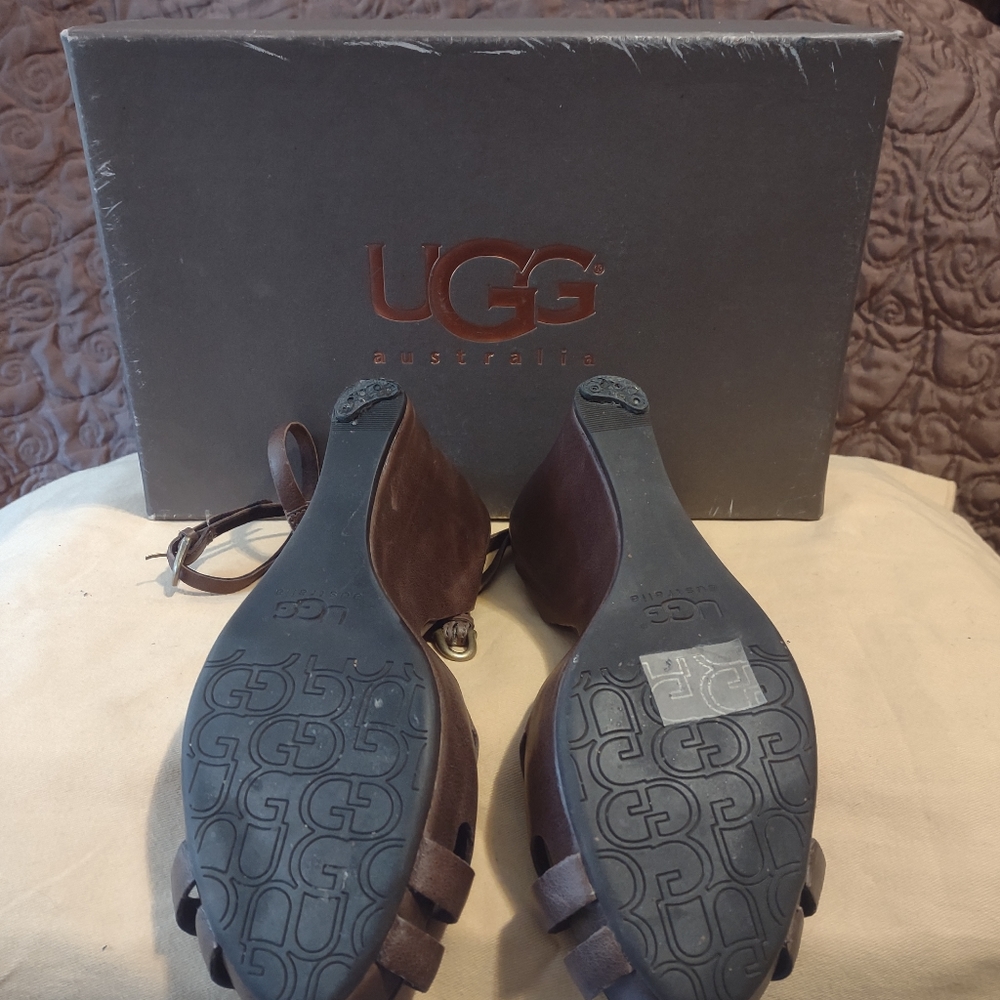 Ugg - image 5